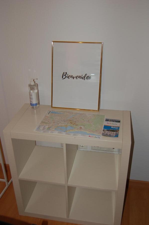 Apartamento Amplio estudio en centro y playa Victoria 13 Málaga Exterior foto